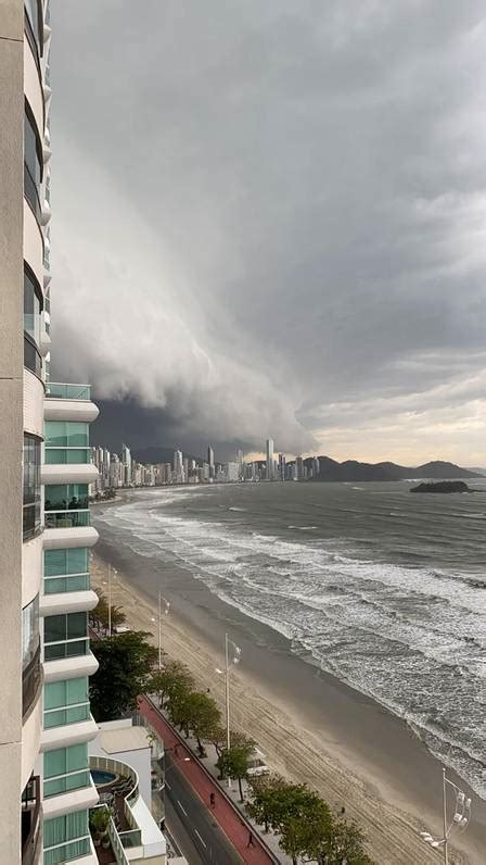 Imagens de satélite mostram formação do ciclone bomba que atingiu Sul