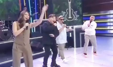 Eat Bulaga Hosts Singing It S Showtime Theme Song Video