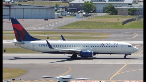 Delta Airlines Boeing N D Takeoff From Pdx Youtube