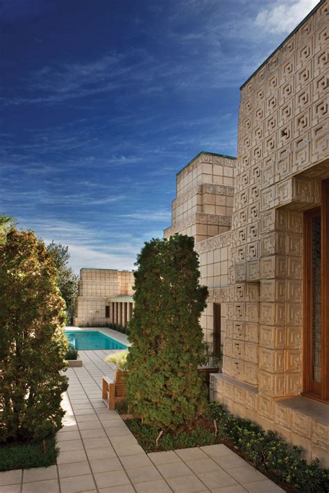 Frank Lloyd Wrights Ennis House Los Angeles California Leading