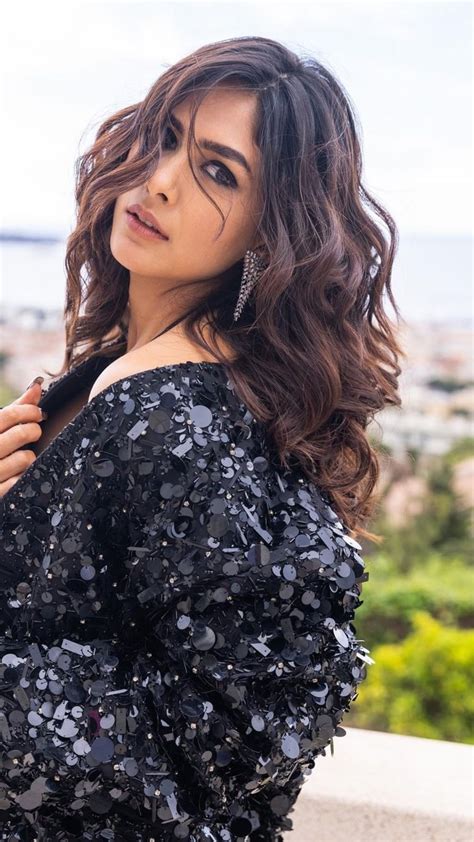 Mrunal Thakurs Stunning Look At Cannes 2023