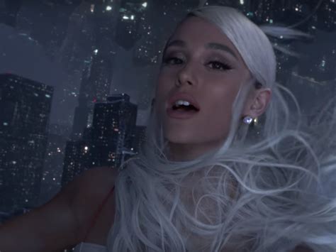 Ariana Grande A Lo Bestia Con Su Comeback Espectacular Single Y V Deo