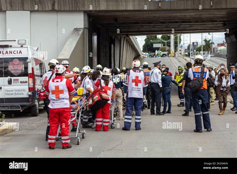 Practicing Earthquakes Hi Res Stock Photography And Images Alamy