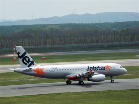 ジェットスター・ジャパン Airbus A320 Ja01jj 新千歳空港 航空フォト By Bearさん 撮影2012年05月19日