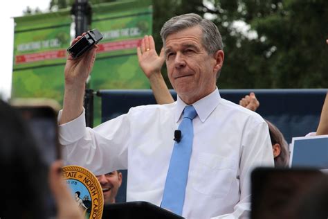 North Carolina Gop Seeks To Override Governors Veto Of Bill Banning