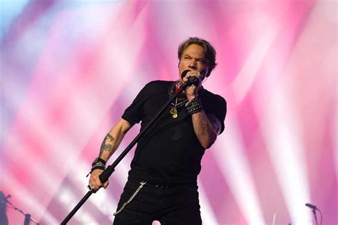 Guns N Roses Frontman Accusato Di Violenza Sessuale Cosa Ha