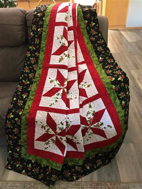 Amazon Winter Holiday Christmas Throw Quilt Quilted Lap Size