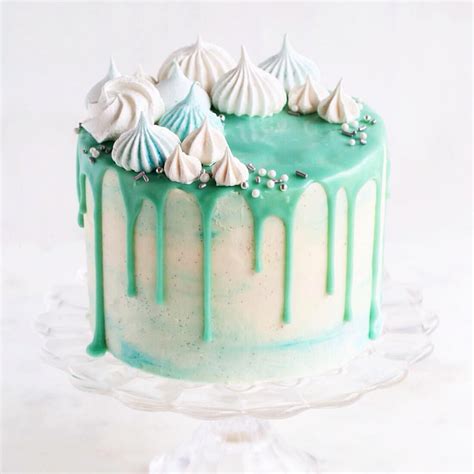 Tessa Huff Stylesweetca On Instagram A Drippy Watercolor Meringue