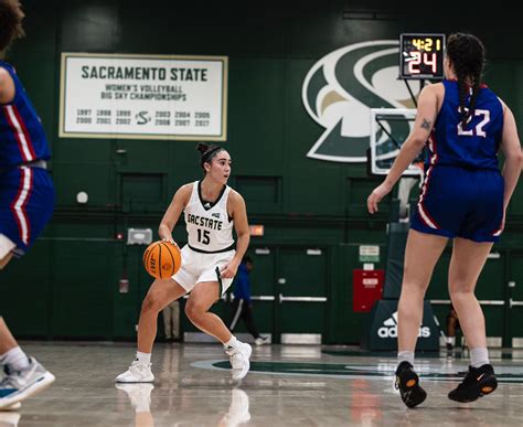 Sof A Alonso Jugadora De Baloncesto En Sacramento State University