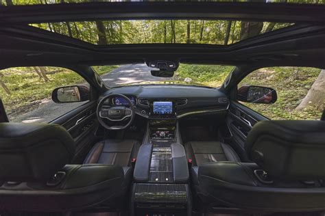 Does the 2023 Jeep Wagoneer Have Android Auto?