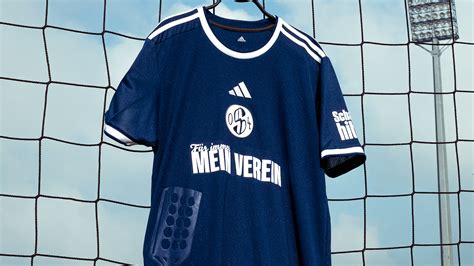 72 472 Euro S04 Sondertrikot erzielt hohe Spendensumme für Schalke hilft