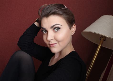 Paljastuksia Naked Truth Lily