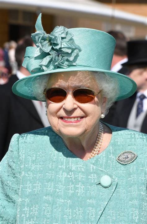 Queen Elizabeth Has Been Wearing Sunglasses Because She Had Eye Surgery