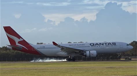 New Livery Qantas Airbus A330 202 [vh Ebn] Landing Brisbane Airport Youtube