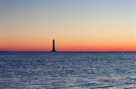 Premium Photo | Morris island lighthouse at sunrise