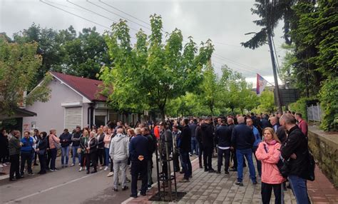 Dita e tretë e protestave në veri të Kosovës KFOR shton masat DASH