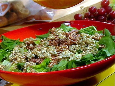 Arugula And Romaine Salad With Walnuts And Blue Cheese Vinaigrette Recipe Rachael Ray Food