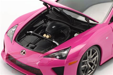 Autoart Lexus Lfa Year Pink Model Car