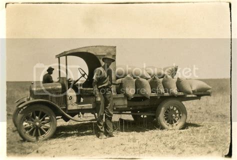 Grain harvest trucks - Forum - Historic Commercial Vehicle Club of ...