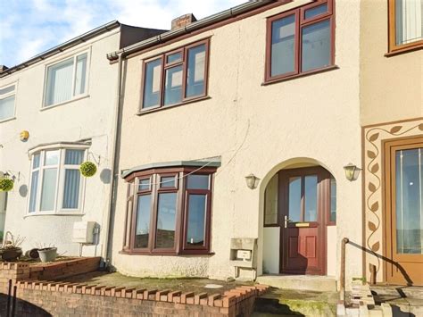 3 Bed Terraced House For Sale In Essex Terrace Plasmarl Swansea West Glamorgan Sa6 £125 000