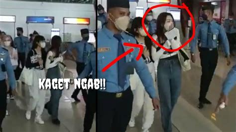 Lucu Ekspresi Kaget Minji Pas Baru Keluar Bandara Udah Banyak Yg