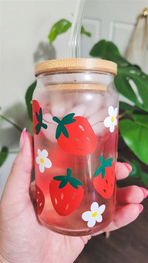 Strawberries And Daisies Glass Can Cup 16oz Glass Cup Beer Can Glass Aesthetic Iced Coffee Glass