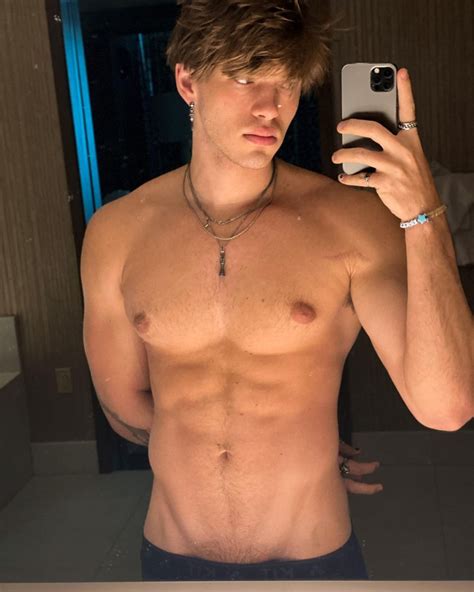 173 GAY MUSCLE FAGGOT CUMSLUT WHORE Chase Stobbe Cmschse Onlyfans Porn