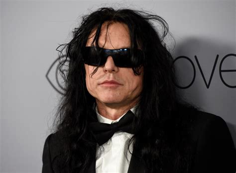 tommy wiseau coming  portland  screenings   room big shark