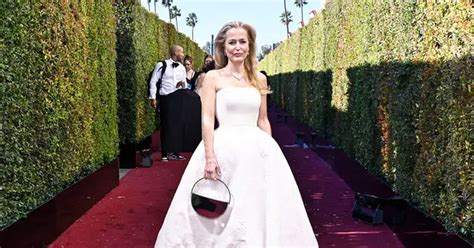 Gillian Anderson Shfaqet N Golden Globes Me Fustanin Plot Vagina Showbiz