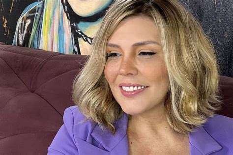 Simony Faz Reflex O Sobre A Vida E Desabafa Sobre Luta Contra O C Ncer