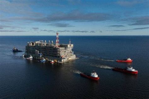 Russia Left Out In The Cold As Us Sanctions Torpedo Lng Project Euromaidan Press