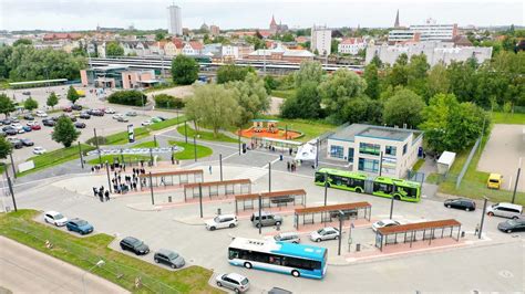 Busbetrieb Rebus eröffnet neuen ZOB in Rostock