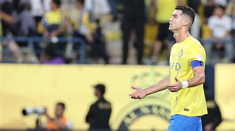 غضب رونالدو بعد ضربة جزاء الهلال فيديو