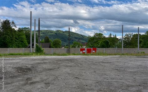 Foto De Garsten Bahnhof Parkplatz L Rmschutz L Rmschutzwand