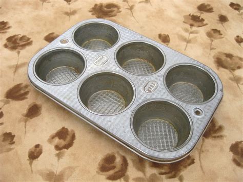 S Vintage Ekco Ovenex Count Muffin Tin Cupcake Pan Waffle Pattern