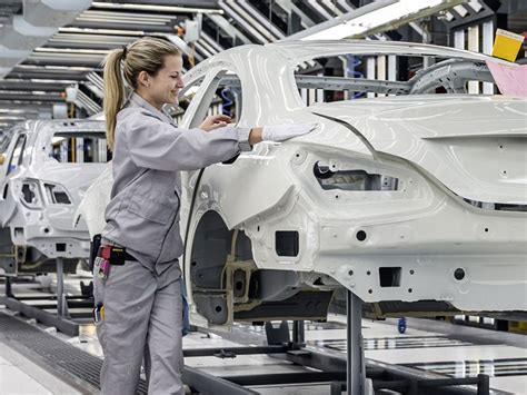 Gr Nde Warum Daimler Milliarde Euro In Ungarn Investiert