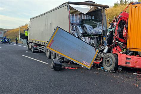 Unfall A8 bei Friolzheim Moment der Unachtsamkeit sorgt für schweren