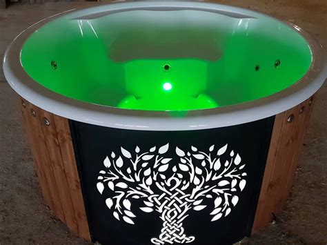 Fiberglass Hot Tub With Integrated Furnace And Double Hydromassage