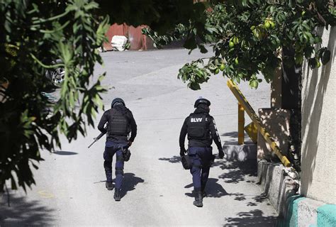 Policía Enfrenta A Los Asesinos Del Presidente De Haití Aumenta Miedo