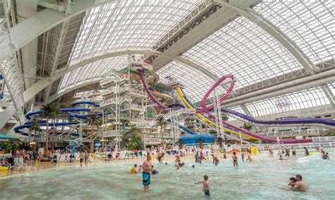 West Edmonton Mall Water Park Attraction Stock Editorial Photo © Jewhyte 110711454