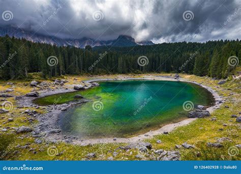 Lago Carezza Lago Di Carezza Karersee Con El Soporte Latemar Bol