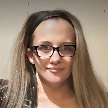 Courtney Cummins Babe Page Watch This Adult Model On FreeOnes