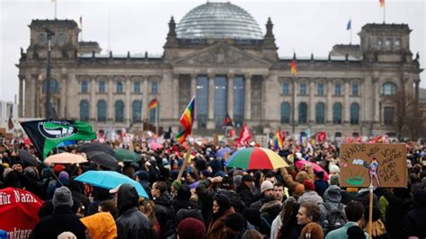 200,000 gather across Germany in latest protests against far-right - Euractiv