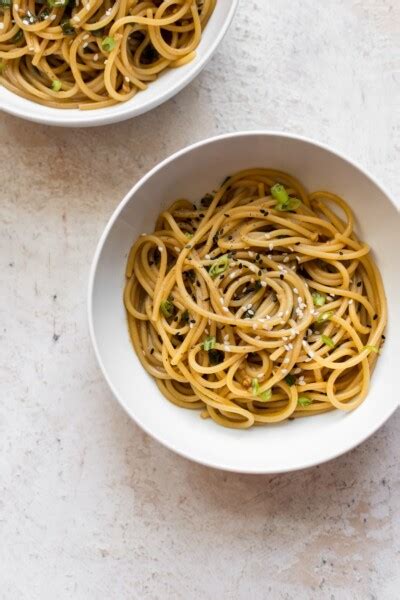 15 Minute Buttery Garlic Ginger Noodles • Salt And Lavender