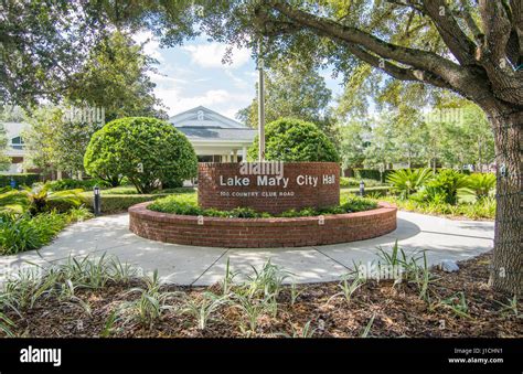 Lake Mary Florida downtown Lake Mary City Hall in Central Park Stock Photo - Alamy