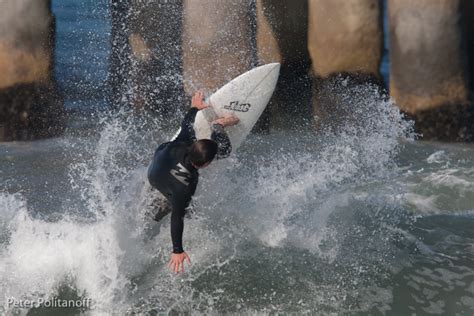 Peter Politanoff: Manhattan Beach - Surfing Today 2011.10.07