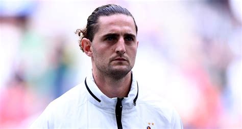 Real Madrid Mercato Le Fc Barcelone Aussi D Boule Sur Rabiot