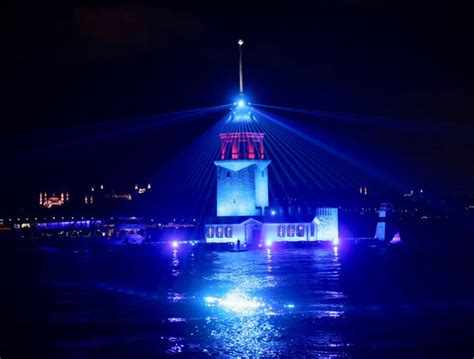 Kız Kulesi ile Galata Kulesi nde her akşam ışık ve lazer gösterisi