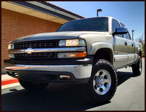 2002 CHEVROLET SILVERADO 1500 HD 4X4 CREWCAB LIFTED NO RUST 6.0L V8 LS