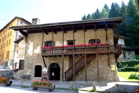 Pieve Di Cadore Casa Di Tiziano Copia Henryzac Flickr